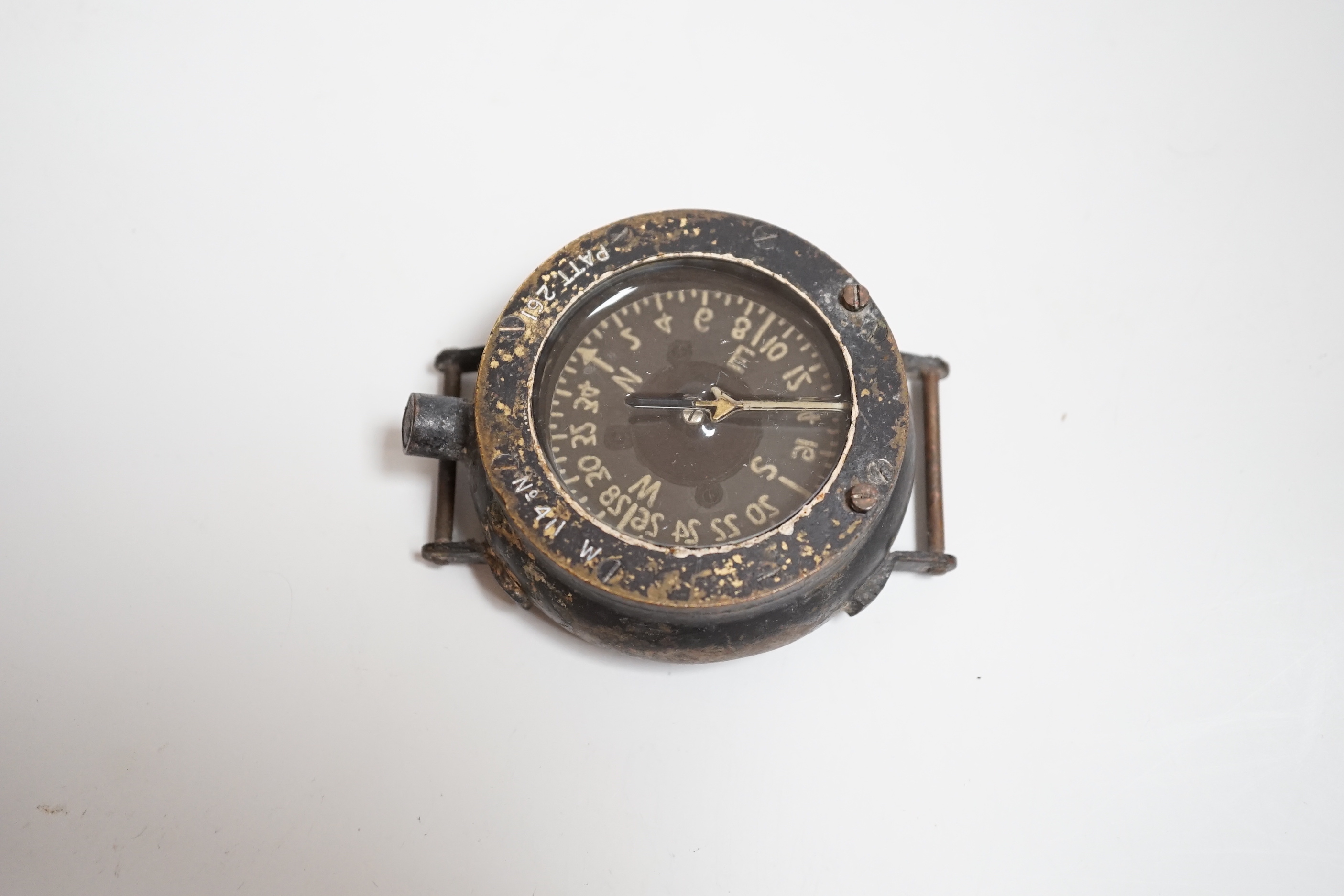 A Royal Navy NATO attack frogmans compass for Divers, c. 1930s, PATT. 261, No. 411 W, 7cm diam.